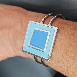 Hinged Fashion bracelet